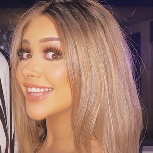 Meet your Posher, Eve